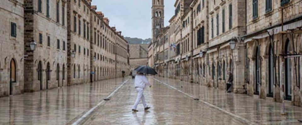 Hırvatistan’ın Dubrovnik şehrinde yağmurlu bir gün