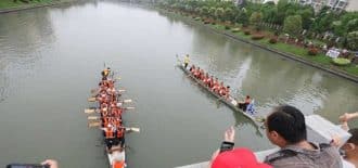 Çin’in Ejderha Teknesi Festivali tatili sırasında kızıl turizm büyüdü