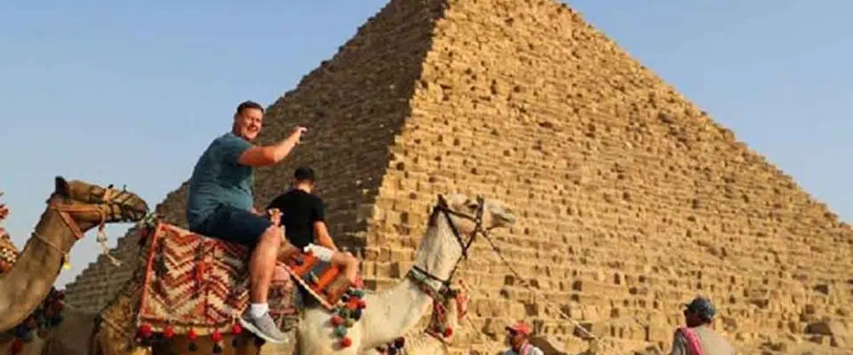 Kovid-19 salgınının hafiflediği Mısır’da en yoğun turizm sezonuna girildi